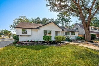 Building Photo - 23130 Bayleaf Dr