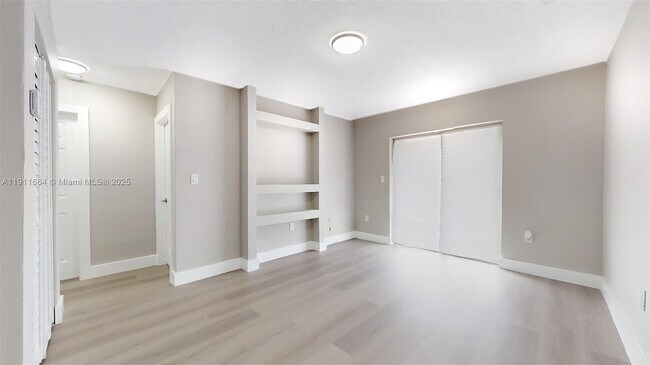 Foto del edificio - 329 SW 9th Ave