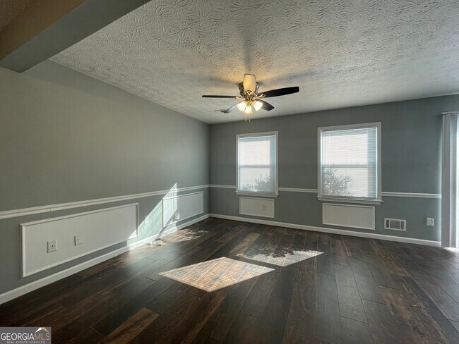 Foto del edificio - 3076 Mill Falls Ct