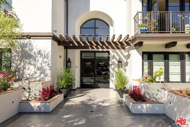 Building Photo - 1333 Orange Grove Ave