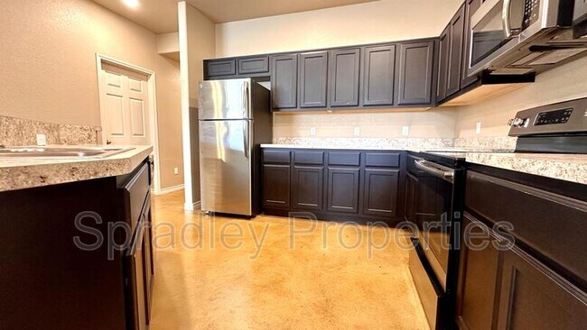 Building Photo - 1559 Vani Ct