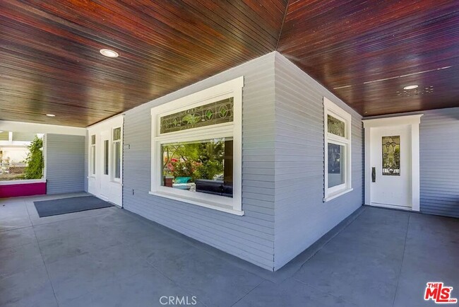 Building Photo - 2901 Raymond Ave