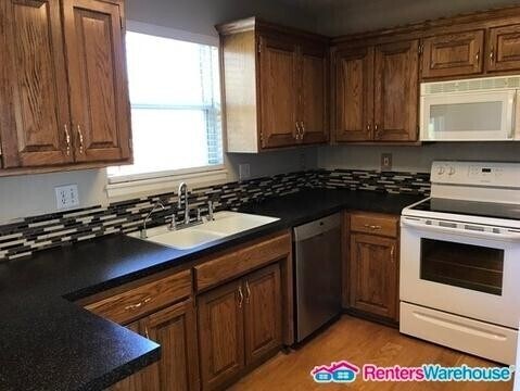 Foto del edificio - 4 Bedroom/ 2.5 Bath Home in Gardner