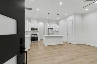 Building Photo - 203 Danna Ln