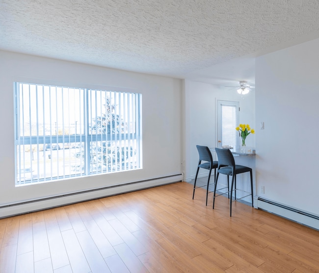 Building Photo - Lorentz Apartments