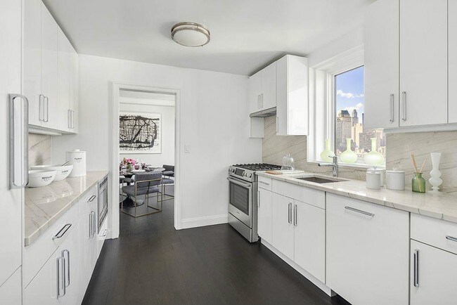 Building Photo - 165 East 66th Street