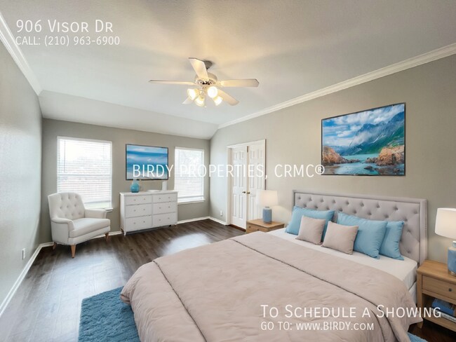 Building Photo - "Charming 3-Bedroom Sanctuary with Cozy Fi...