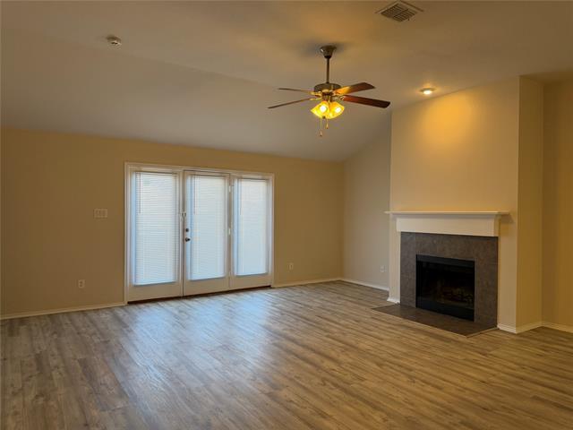 Building Photo - 305 Woodridge Dr