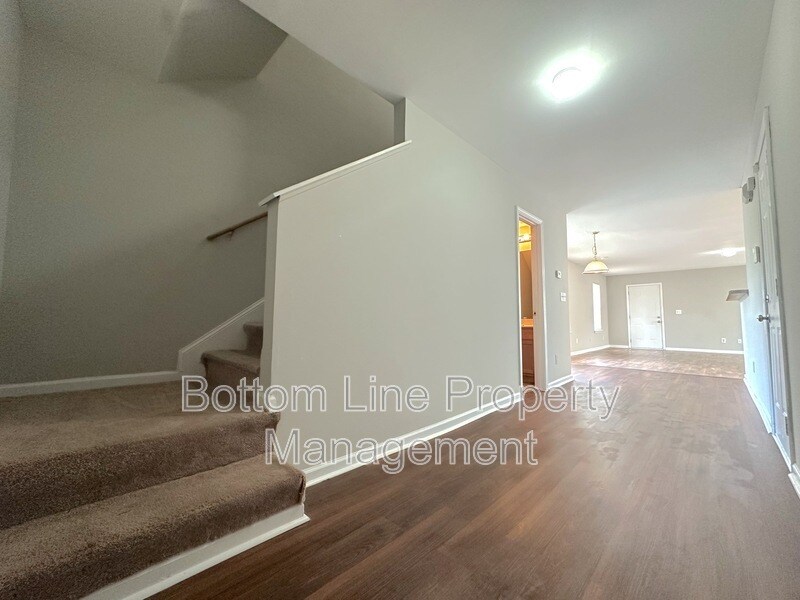 Foto principal - 424 Winding Canyon Dr