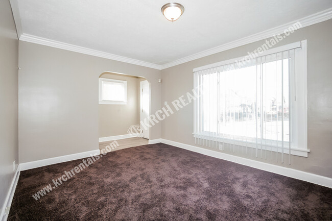 Building Photo - 3-Bed 1-Bath Home with Basement