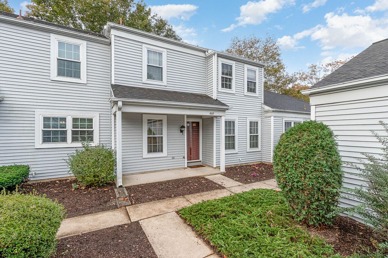 Primary Photo - Beautiful 3 Bed 2.5 Bath Palmyra School Di...