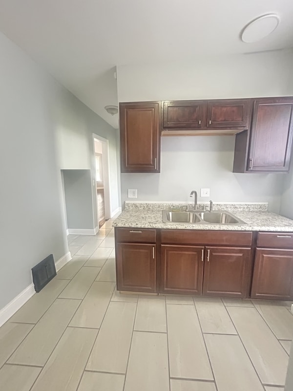 Building Photo - 5759 S Wolcott Ave