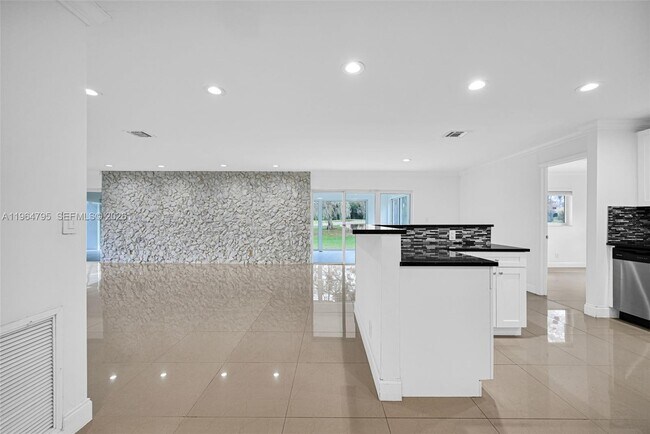 Foto del edificio - 820 E Cypress Ln