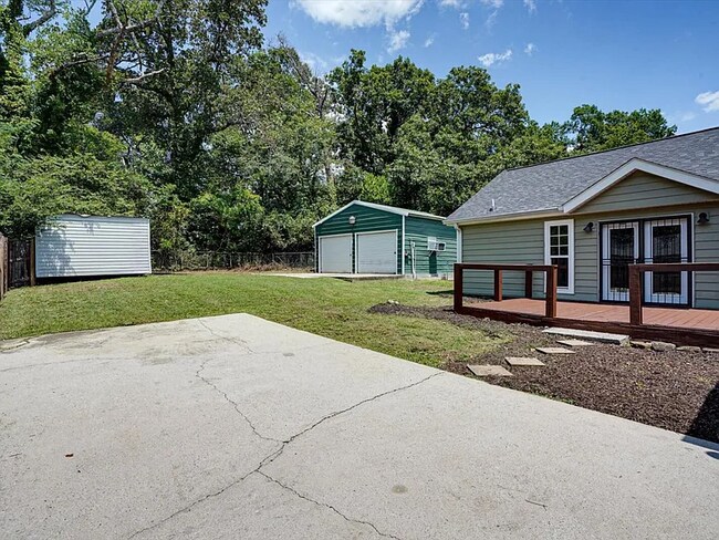 Building Photo - 4303 Kemp Dr