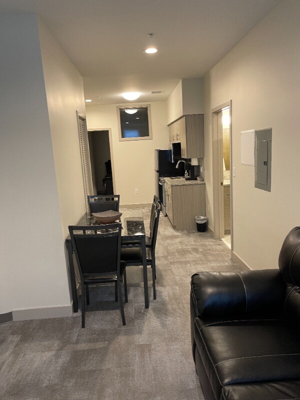 Foto del edificio - 1417 W9th St