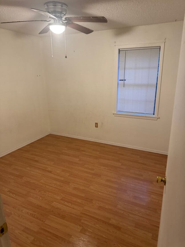 Building Photo - 1029 W Bert Kouns Industrial Loop