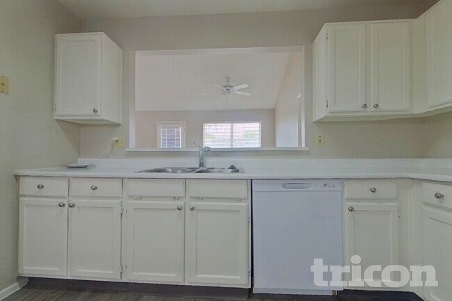 Foto del edificio - 9607 N 88th Dr