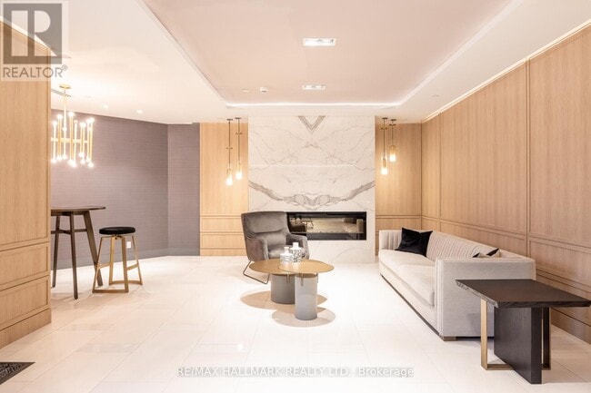 Building Photo - 621 Sheppard Ave E