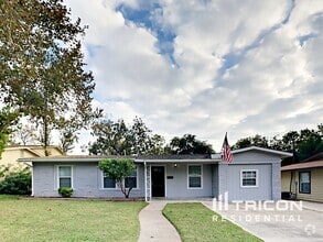 Building Photo - 350 Lemur Dr