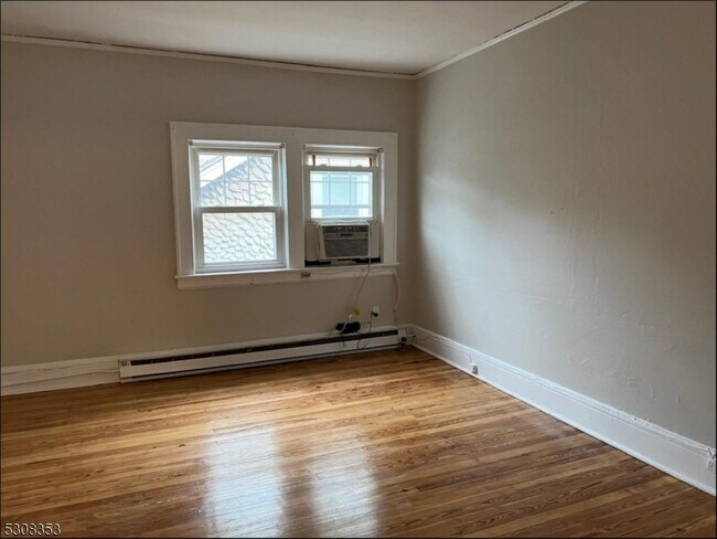 Foto del edificio - 28 Walnut Pkwy