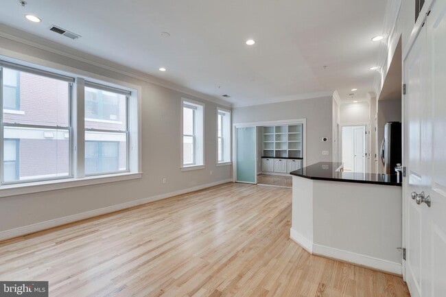 Foto del edificio - 1224 13th St NW