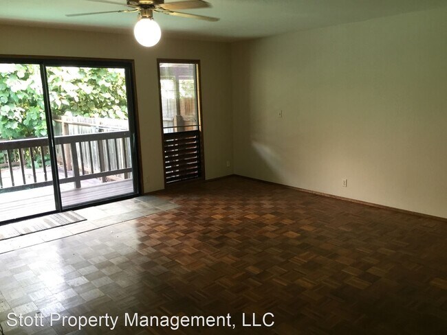 Foto del edificio - 44-124-124 Bayview Haven Pl