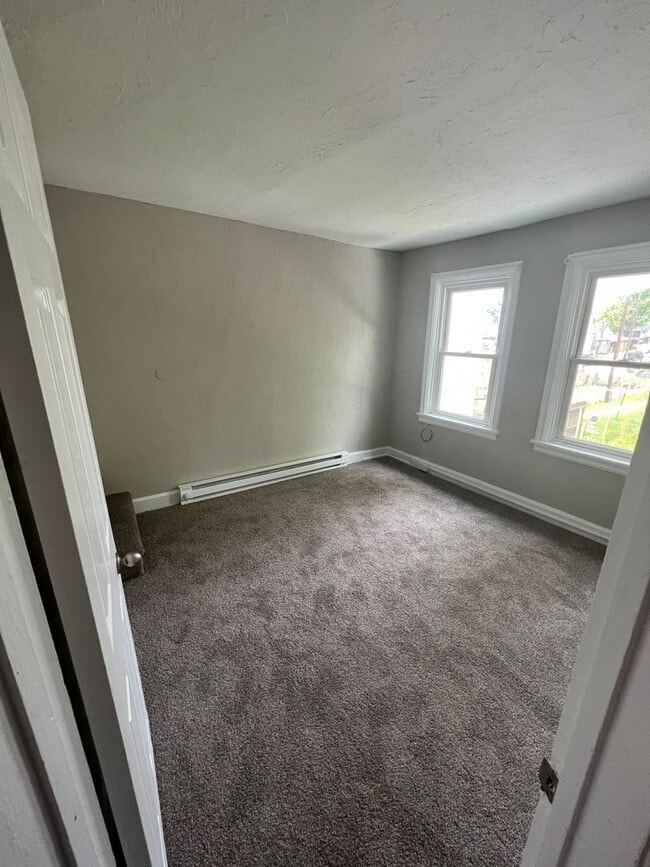 Building Photo - 2 bedroom 1 bathroom located in the heart of Carlisle