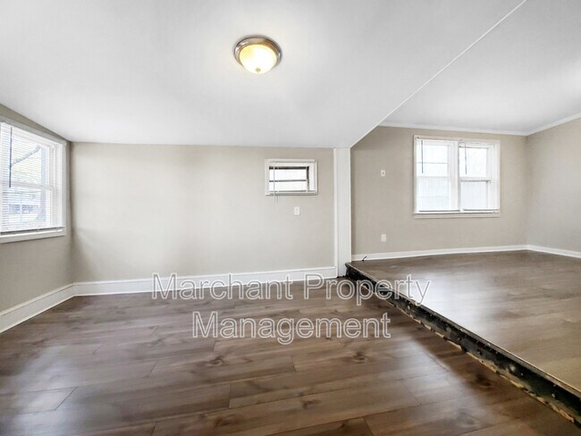 Foto del edificio - 7 Hillside Ln