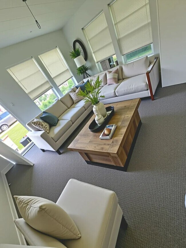Foto del edificio - 713 W Sam Rayburn Dr