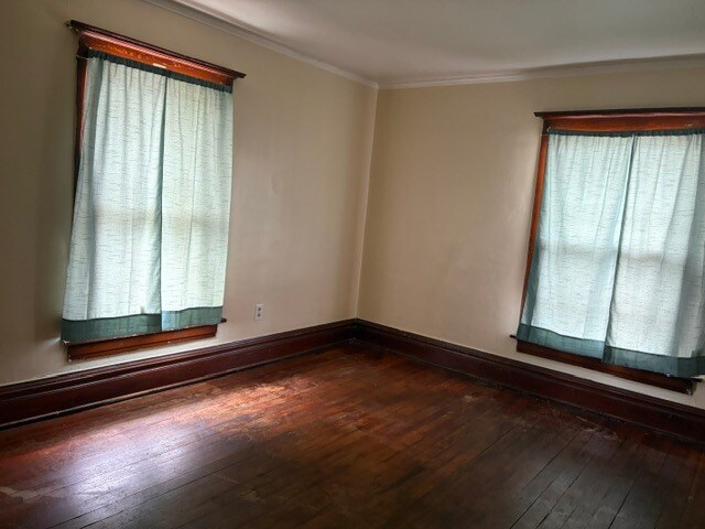 Building Photo - 518 1/2 Locust St