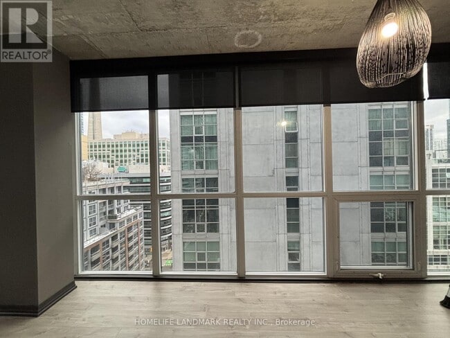 Building Photo - 88 Blue Jays Way