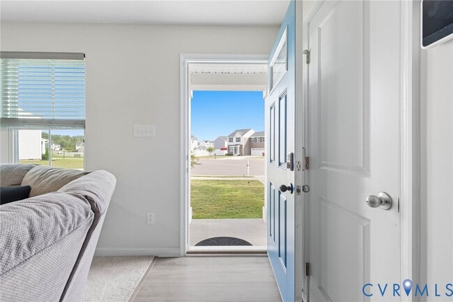 Building Photo - 261 Chanticleer Dr