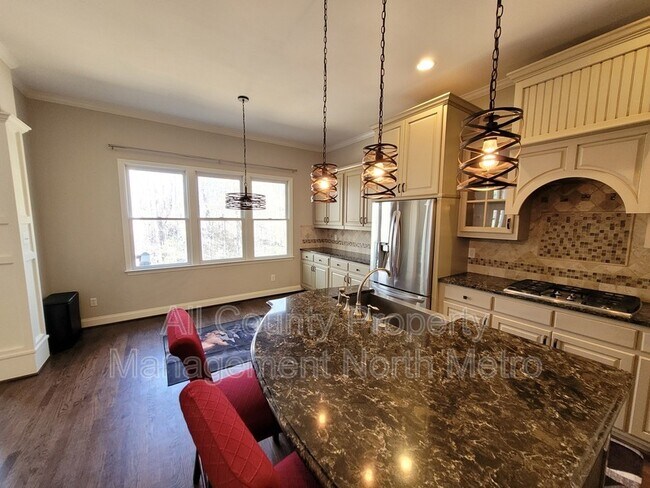 Building Photo - 6325 Hampton Highlands Dr