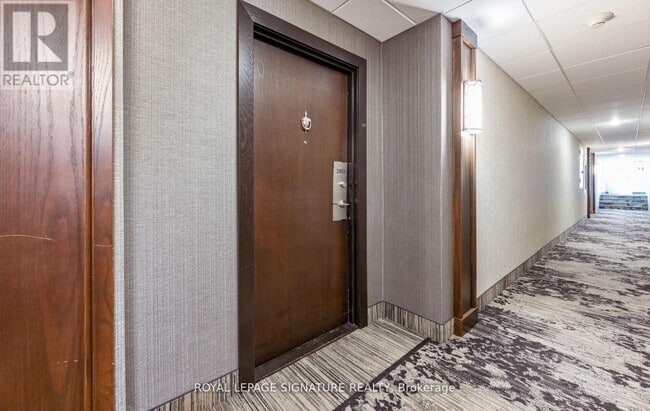 Photo du bâtiment - 714 The West Mall