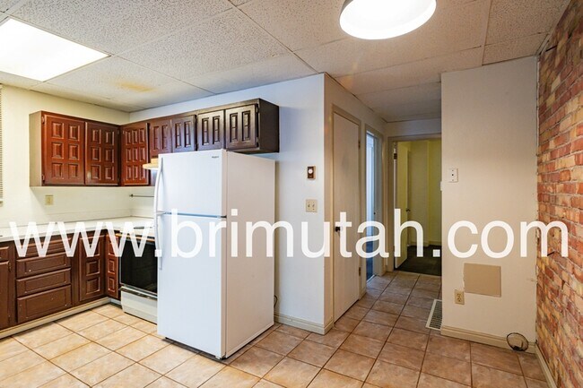 Foto del edificio - 217 E 3rd Ave