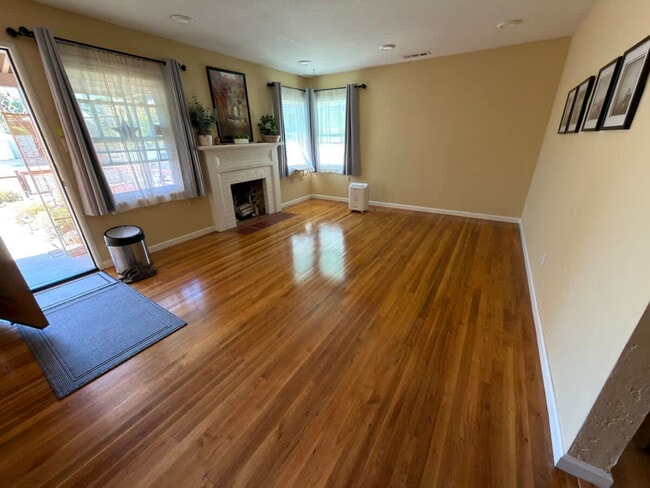 Foto del edificio - 2069 Horne St