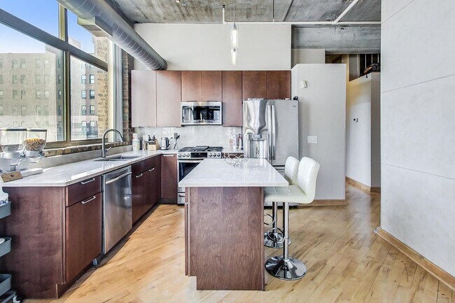 Building Photo - 1528 S Wabash Ave