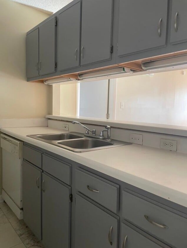 Photo - 1241 University Ct (Raleigh, NC)