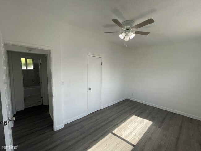 Foto del edificio - 2 br, 1 bath 4plex - 910 Easton Street 912