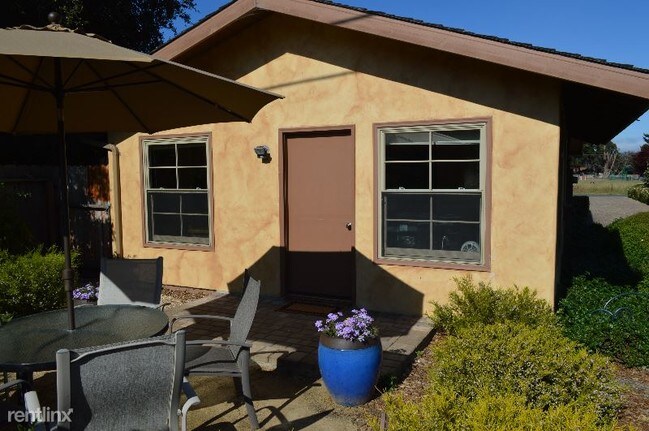 Foto del edificio - 8562 Carmel Valley Rd