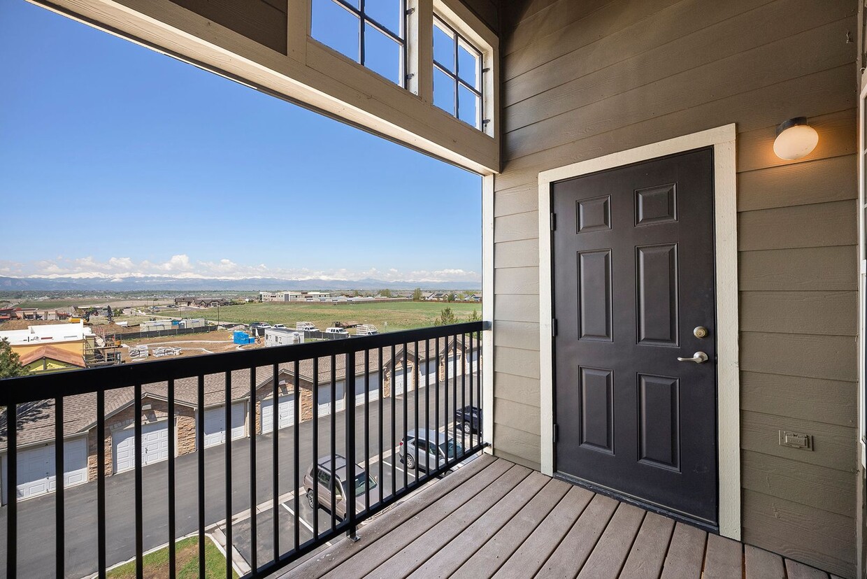 Primary Photo - Top Floor 2BR/2B Condo w/Breathtaking View...