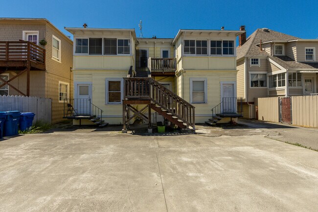 Building Photo - 637 Taylor Ave