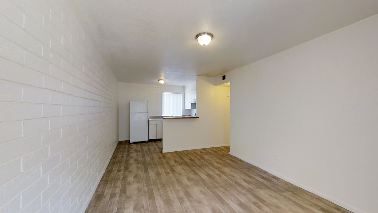 Photo - Montclair Apartments