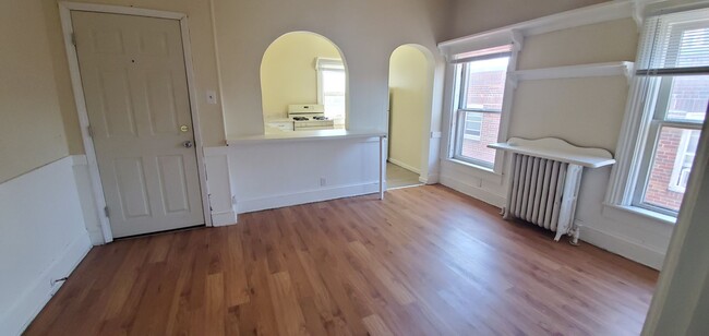 Foto del edificio - 404 S Webster Ave