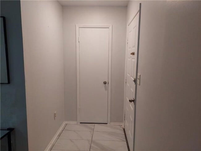 Building Photo - 1003 Dunbar Dr