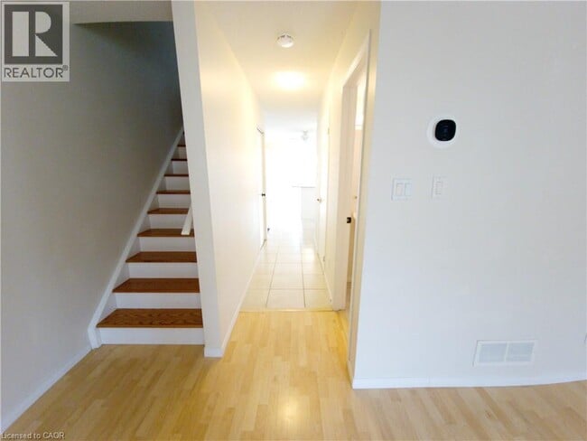 Building Photo - 139 Brighton St