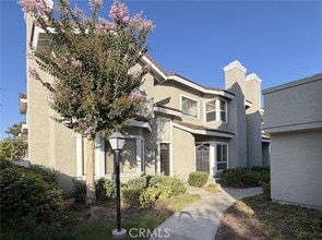 Building Photo - 73 Goldenrod