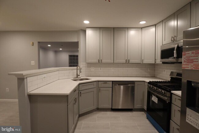 Building Photo - 811 Lacewood Terrace