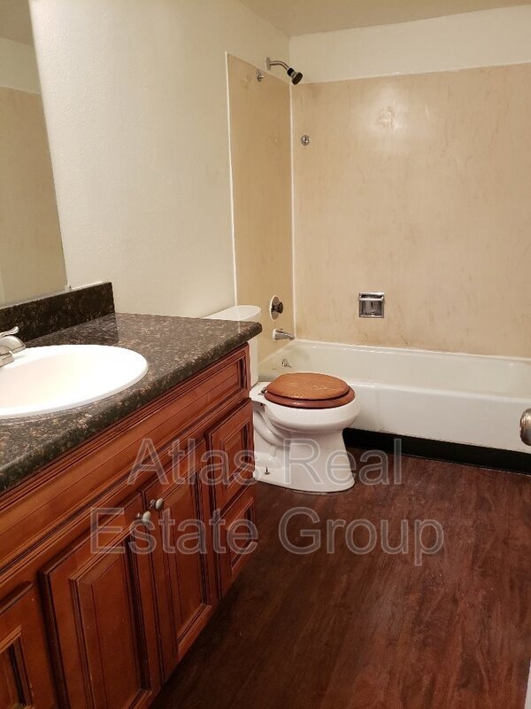 Foto del edificio - 3617 E Uintah St