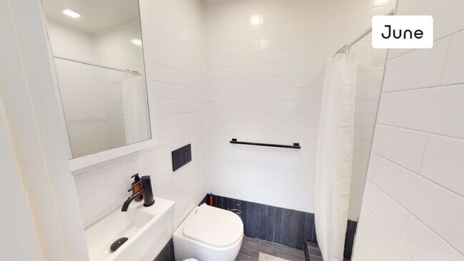 Building Photo - ROOM ONLY in 6-bed/6.5-bath Home